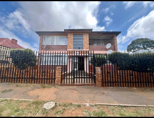 420M² APARTMENT BLOCK FOR SALE IN ROSETTENVILLE